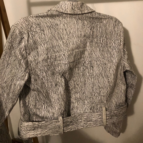 Denim jacket with Pattern NEVER WORN - Picture 3 of 3